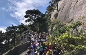 想和女朋友去黄山旅游，有什么好玩的吗？