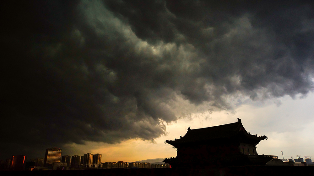 山雨欲来风满楼，黑云压城城欲摧