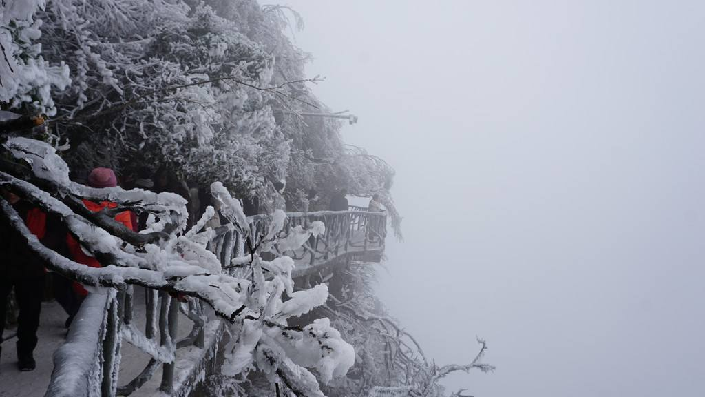 湖南16个县市区出现暴雪，此次冷空气会持续多久？