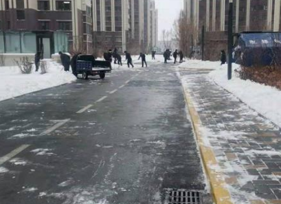 应对暴雪，哈尔滨进入临战状态，这场暴雪给当地的交通造成了哪些影响？