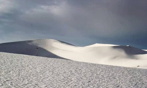 撒哈拉沙漠竟然下雪，造成这种现象的原因是什么？