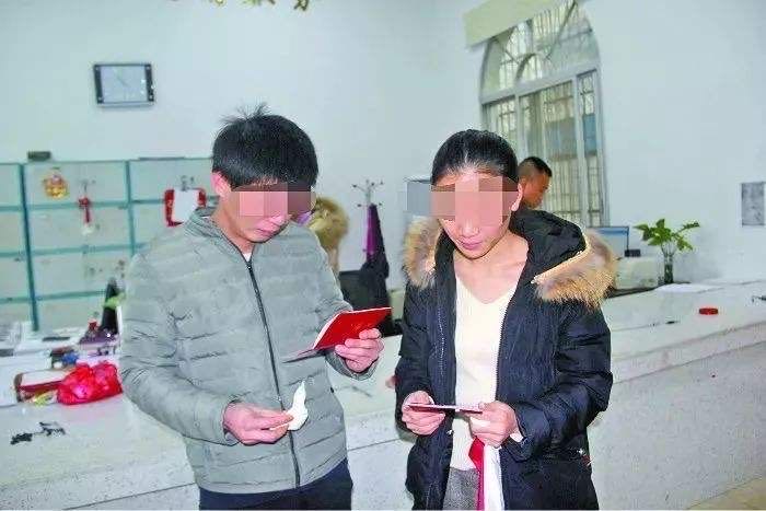 逃犯自首求先领证结婚，警察对此要求同意了吗？