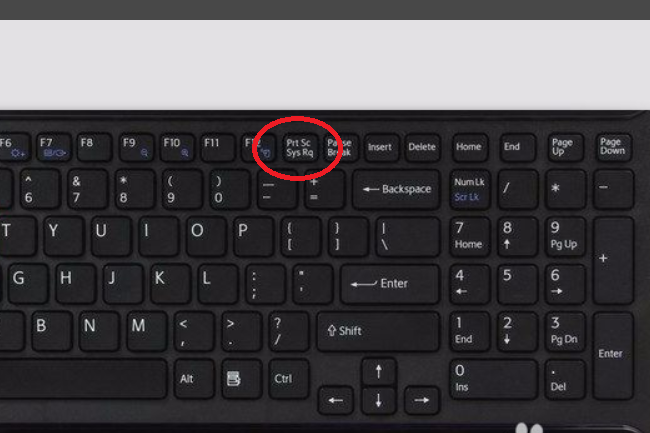 电脑上哪个键是一键截图的