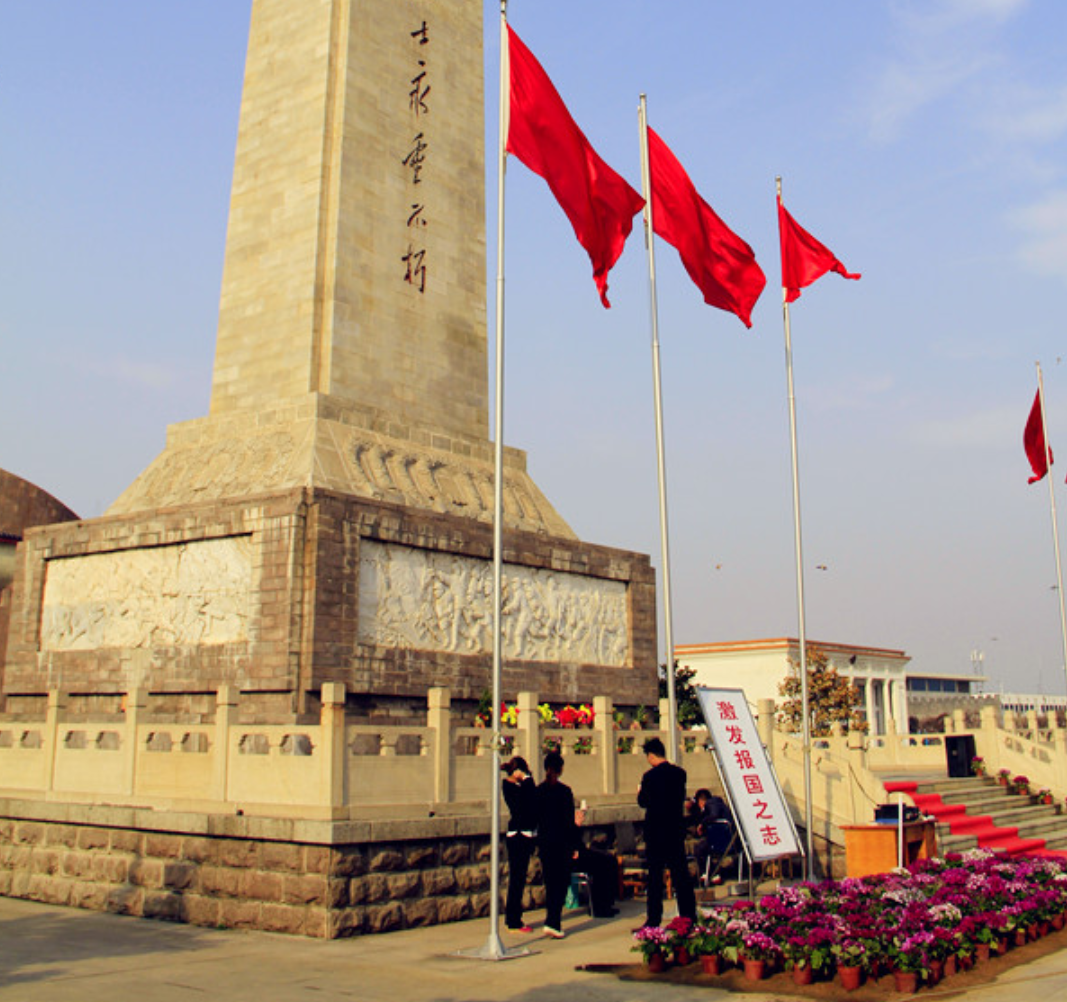 辣笔小球被刑拘了，他都做了什么事情？