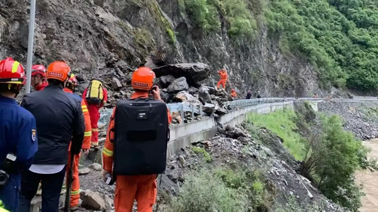 四川马尔康连发多次地震最大6级，60秒时间内你看到了怎样的人性？