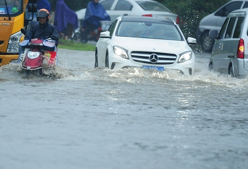 安徽、江苏等20省区市局地有大到暴雨，暴雨天气该做好哪些防御举措？