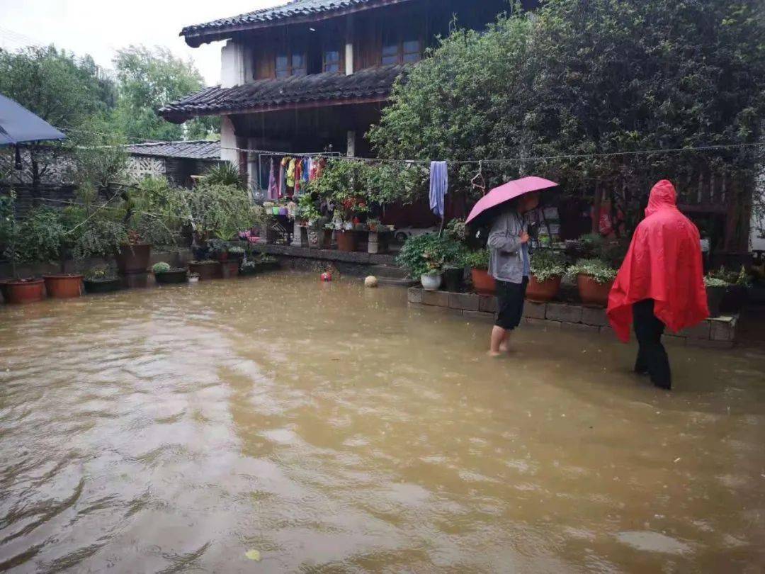 安徽、江苏等20省区市局地有大到暴雨，暴雨天气该做好哪些防御举措？