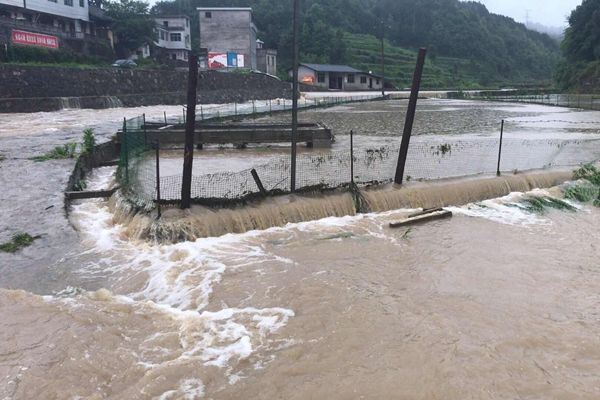 四川冕宁特大暴雨已致16人遇难，遇难者如何处理？