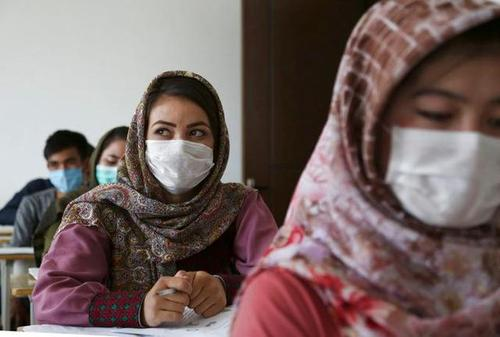 为避免女生受到骚扰！阿富汗禁止女学生在有男性场所唱歌，对此你怎么看？