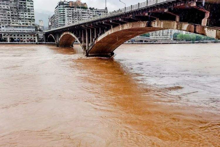 四川达州高温后又遭遇暴雨，需要做好哪些预防？