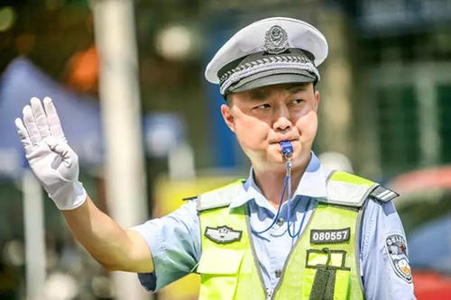 交警协警制服和交警的有什么区别